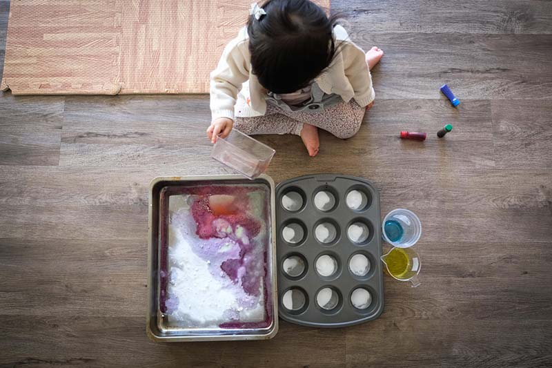 Sizzling Baking Soda and Vinegar Science Fun for Toddlers